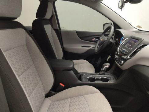Used 2023 Chevrolet Equinox LT w/ Driver Convenience Package image 21