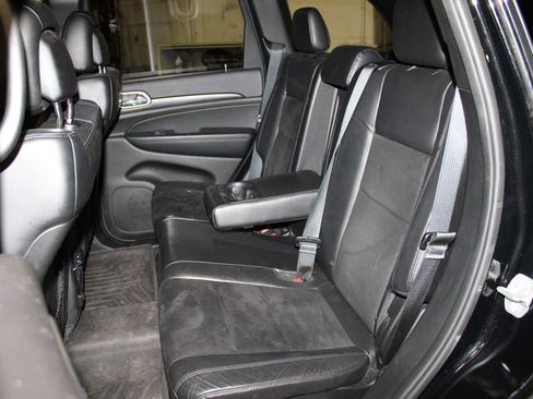 Used 2018 Jeep Grand Cherokee Altitude image 26