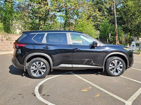 Certified 2023 Nissan Rogue SV AWD/4WD image 7