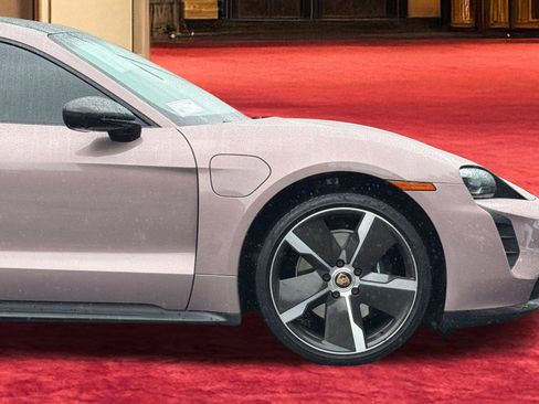Used 2021 Porsche Taycan 4S image 35