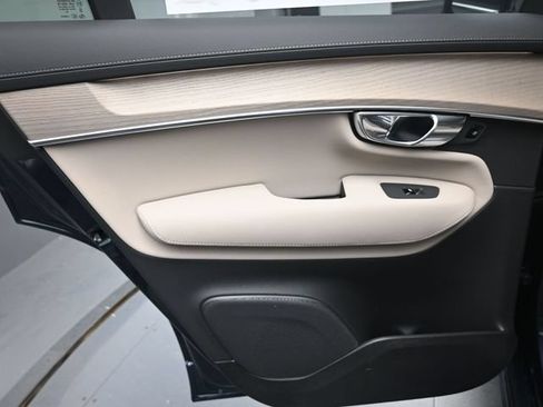 New 2026 Volvo XC90 T8 Plus w/ Protection Package Premier AWD/4WD image 23