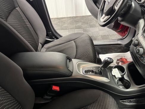 Used 2015 Dodge Journey SE w/ Flexible Seating Group image 18