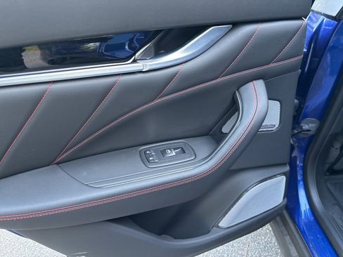 Used 2022 Maserati Levante GT image 12