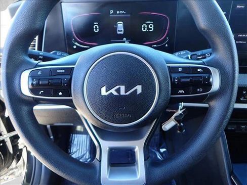 Used 2024 Kia Sportage LX image 12