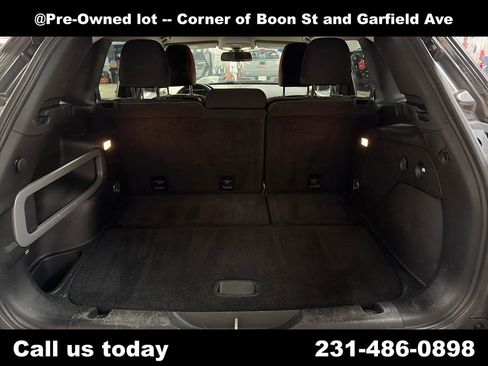Used 2016 Jeep Cherokee Latitude w/ Cold Weather Group AWD/4WD image 22