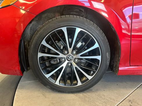 Used 2020 Toyota Camry SE FWD image 25