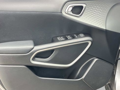 Certified 2022 Kia Soul LX w/ Technology Package image 31