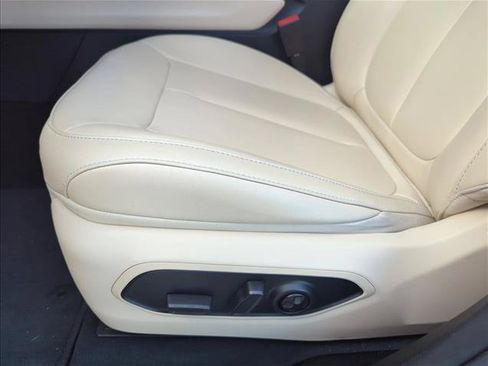 Used 2024 Jeep Grand Cherokee Limited RWD image 13