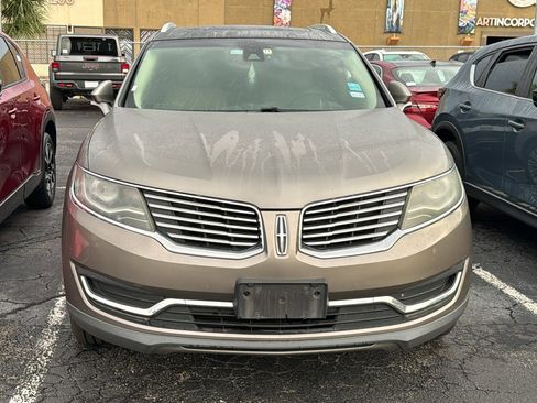 Used 2017 Lincoln MKX Reserve w/ Lincoln MKX Climate Package FWD image 4