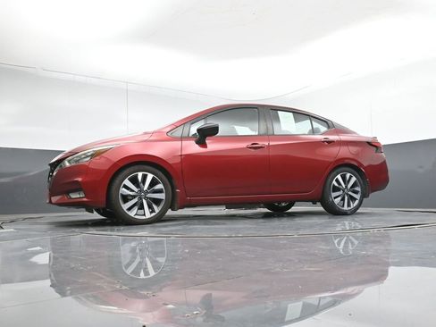 Used 2020 Nissan Versa SR FWD image 40