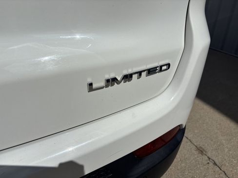 Used 2018 Jeep Compass Limited image 9