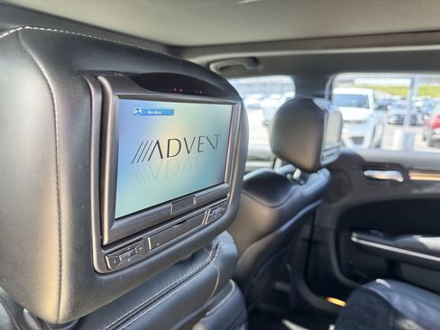 Used 2014 Chrysler 300 SRT8 w/ Leather Interior Group image 18