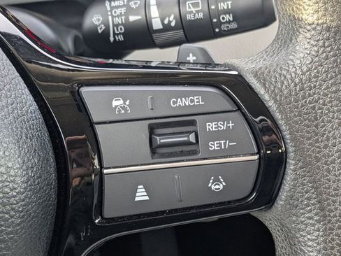 Used 2023 Honda Pilot LX image 25