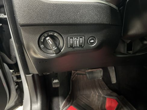 Used 2021 Dodge Charger R/T image 37