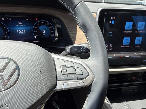 Used 2024 Volkswagen Atlas SE FWD image 31