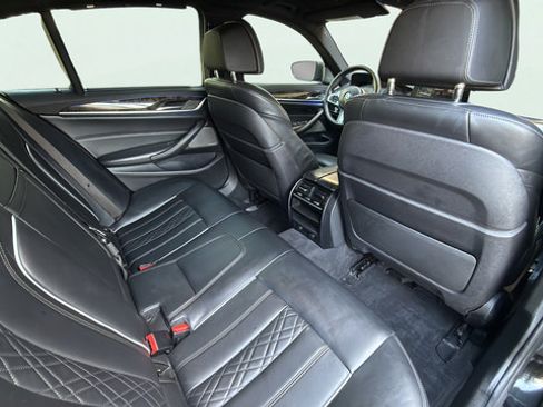 Used 2019 BMW M550i xDrive w/ Premium Package AWD/4WD image 24