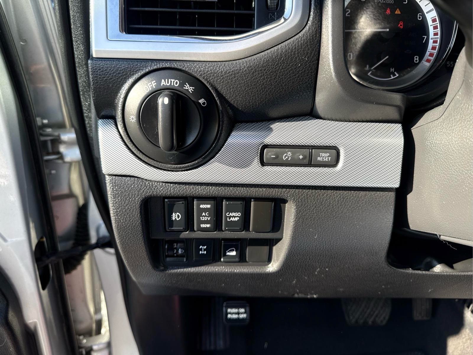 Used 2018 Nissan Titan PRO-4X AWD/4WD image 22