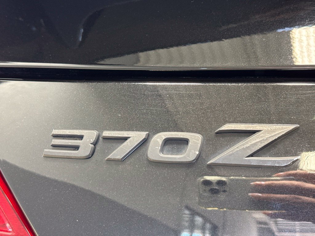 Used 2016 Nissan 370Z Coupe RWD image 25