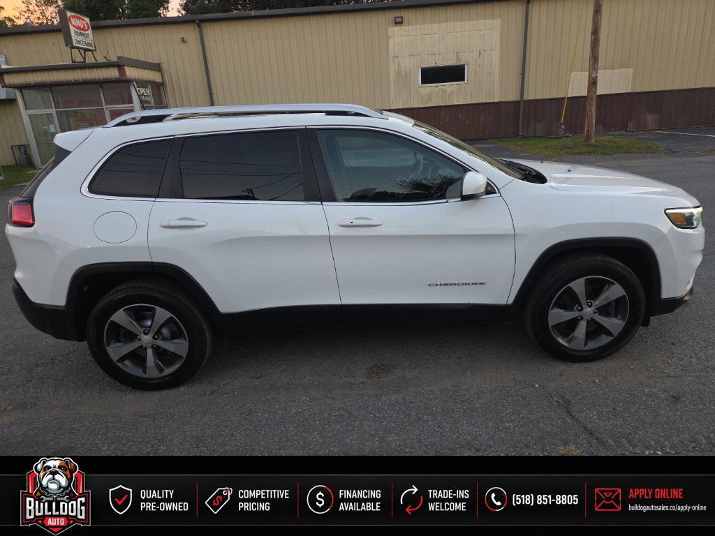 Used 2019 Jeep Cherokee Limited w/ Luxury Group AWD/4WD image 5