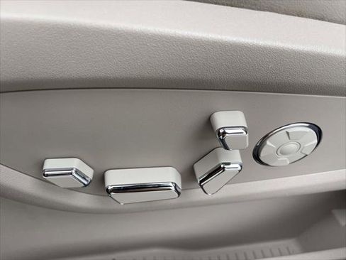 Used 2022 Lincoln Nautilus Reserve w/ Equipment Group 201A image 14