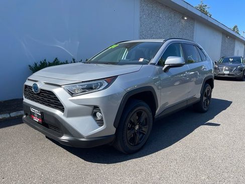 Used 2021 Toyota RAV4 XLE w/ Convenience Package AWD/4WD image 1