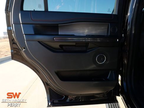 Used 2021 Ford Expedition Limited image 11
