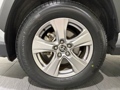 Used 2025 Toyota RAV4 XLE AWD/4WD image 22