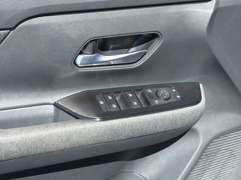 Certified 2025 Nissan Kicks SV image 23