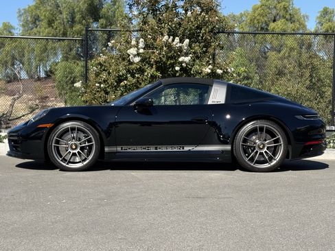 Certified 2022 Porsche 911 Targa 4 GTS image 2