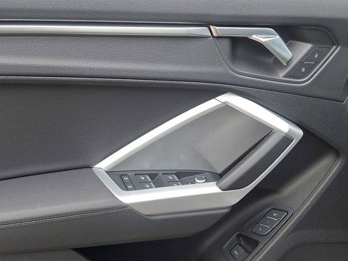 Certified 2025 Audi Q3 2.0T Premium w/ Convenience Package image 10