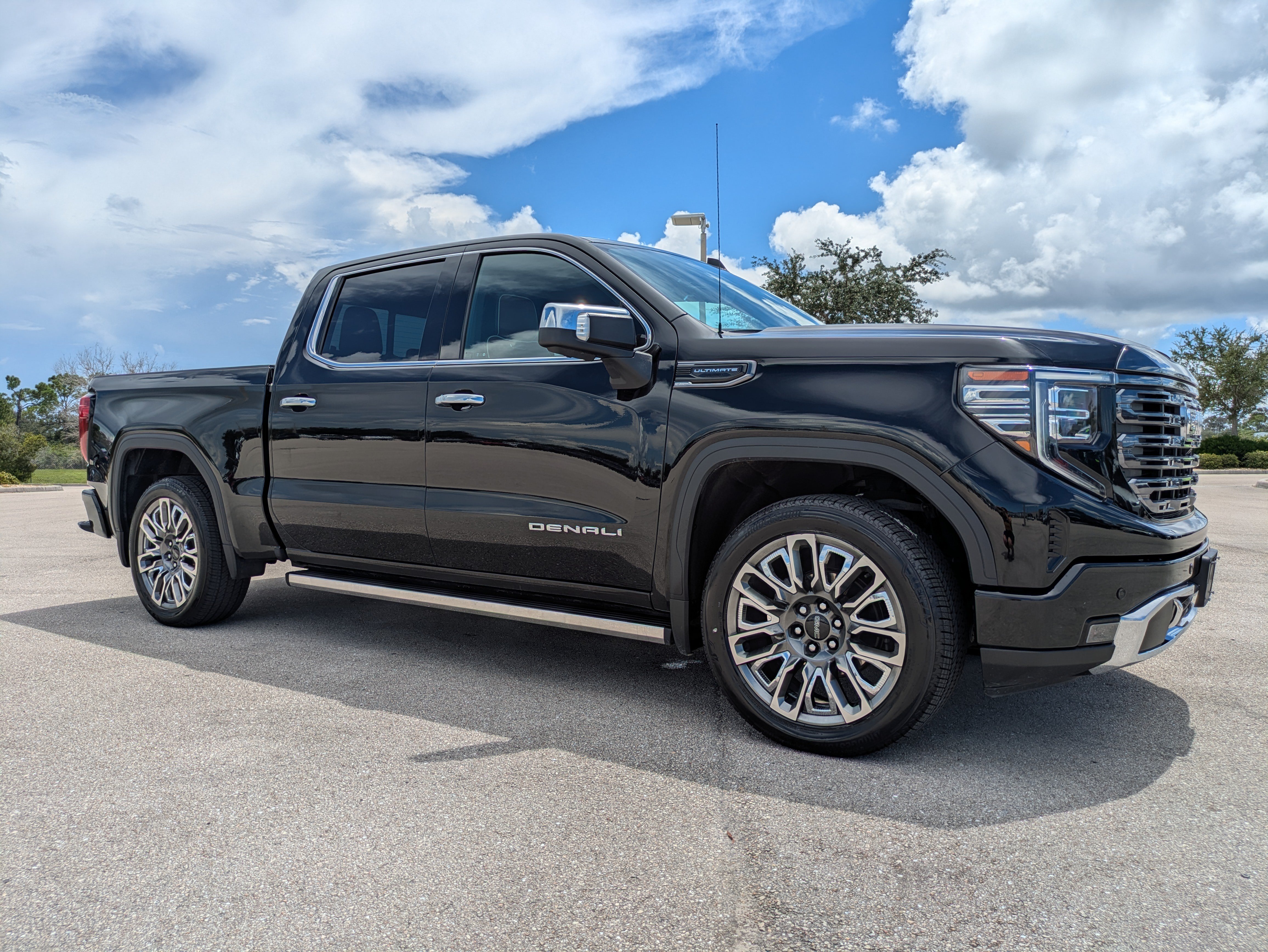 Used 2024 GMC Sierra 1500 Denali Ultimate AWD/4WD image 2