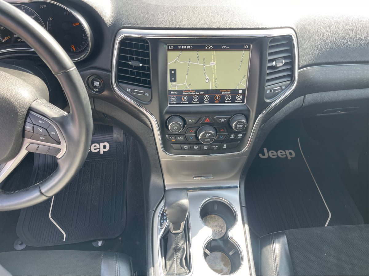 Used 2018 Jeep Grand Cherokee Altitude AWD/4WD image 15