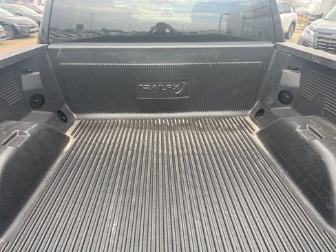 Used 2024 GMC Sierra 1500 SLT image 5