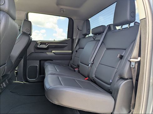Used 2025 GMC Sierra 1500 SLT RWD image 15