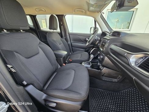 Used 2023 Jeep Renegade Latitude image 30