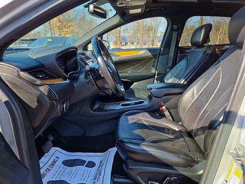 Used 2019 Lincoln MKC Reserve image 13