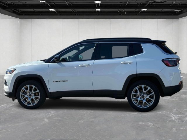 Used 2025 Jeep Compass Limited AWD/4WD image 8