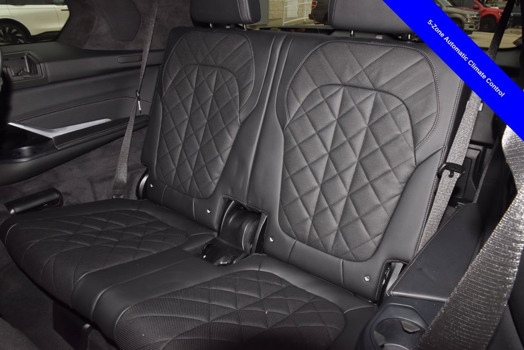 Used 2024 BMW X7 xDrive40i w/ M Sport Package AWD/4WD image 15