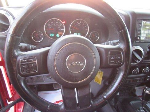 Used 2015 Jeep Wrangler Unlimited Sahara w/ Max Tow Package image 15