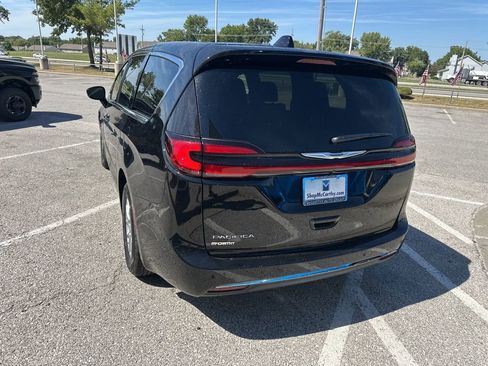 New 2026 Chrysler Pacifica Select image 25