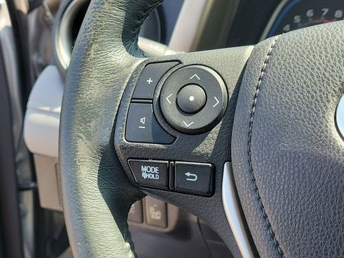 Used 2015 Toyota RAV4 Limited w/ Technology Package FWD image 31
