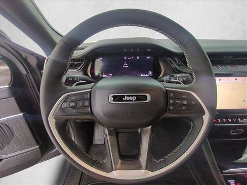 New 2026 Jeep Grand Cherokee Limited w/ Limited Altitude Package AWD/4WD image 19
