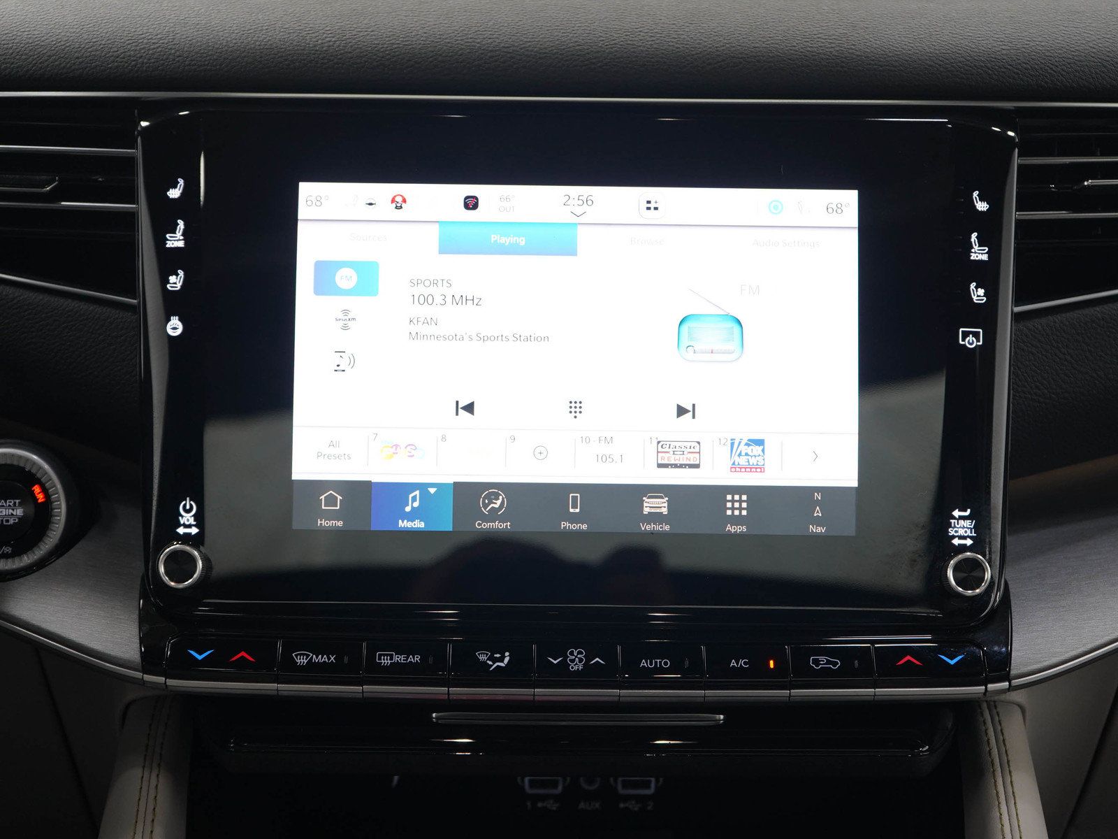 Used 2025 Jeep Wagoneer 4WD w/ Convenience Group I image 16