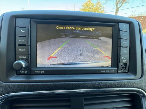 Used 2016 Dodge Grand Caravan SXT w/ Rear Park Assist Package image 22