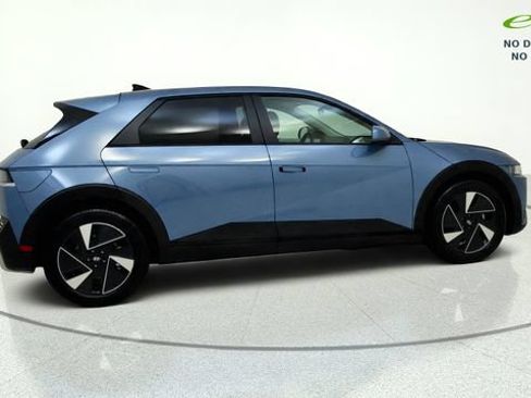 Used 2026 Hyundai Ioniq 5 SE RWD image 8