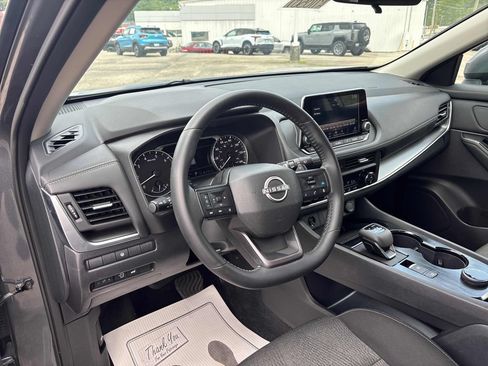 Used 2026 Nissan Rogue SV AWD/4WD image 11