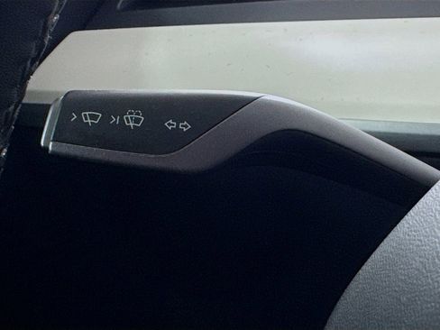 Used 2022 Tesla Model Y Long Range AWD/4WD image 12