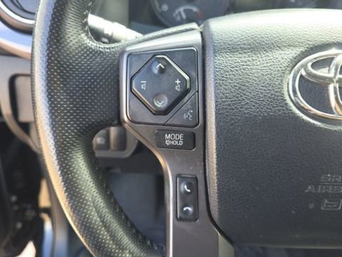 Used 2019 Toyota Tacoma TRD Sport image 23