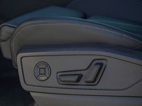 New 2025 Audi Q5 Premium Plus image 17