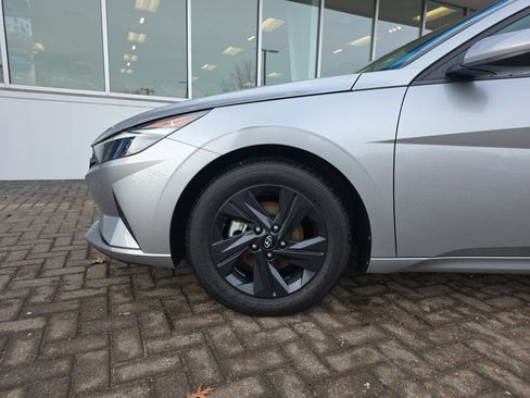 Used 2023 Hyundai Elantra SEL image 10